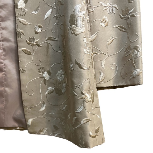 La Femme Gilar | Silk Floral Embroidery Jacket Size 4 - Picture 3 of 8